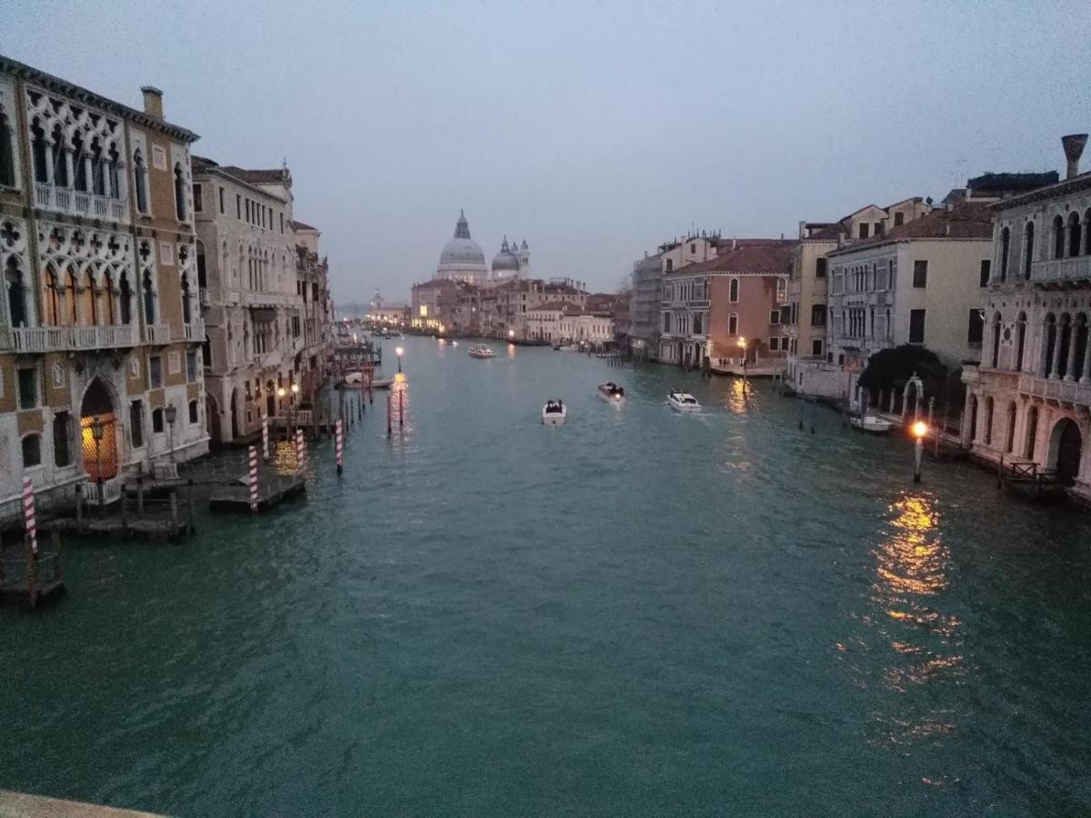 Raggio Di Sole Dietro Piazza San Marco Venice Ngoại thất bức ảnh
