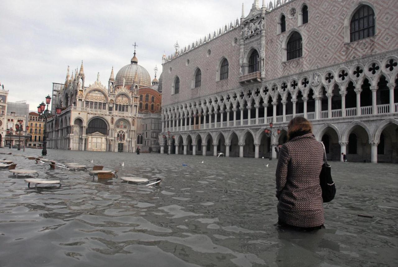 Raggio Di Sole Dietro Piazza San Marco Venice Ngoại thất bức ảnh