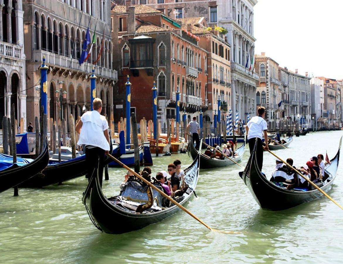 Raggio Di Sole Dietro Piazza San Marco Venice Ngoại thất bức ảnh
